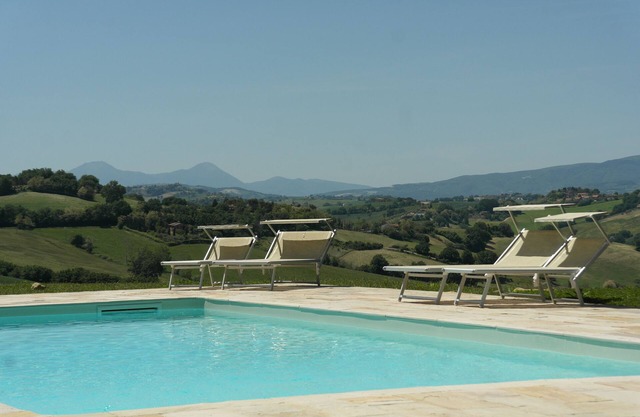 Luxus-Wohnung mit Pool in Traumlage direkt am Meer mit herrlichem Blick