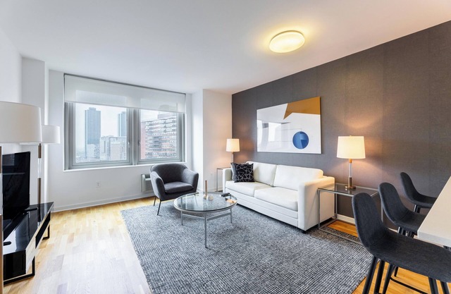 Luxury Jersey City One Bedroom Near Manhattan