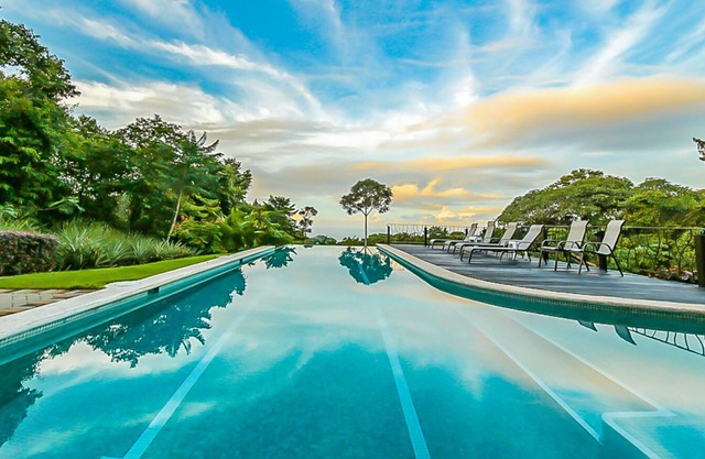 Private Dschungelvilla mit Meerblick, Infinity-Pool, Wildlife & A / C