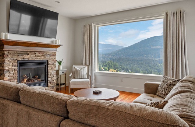 Spectacular 3 Bedroom Valley View Home