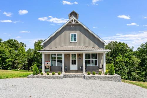 Luxury Lake Getaway & Wax Marina