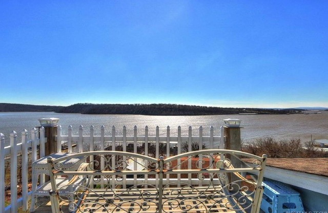 LUXURY LAKE HOME mit schnellem Zugang zum Schwimmen Strände und Bootsanleger