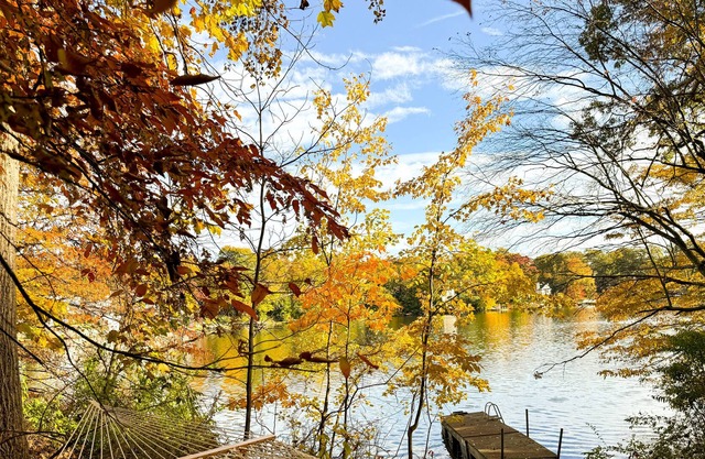 Luxury Lake House Retreat 1 Hour From NYC Near West Point & Bear Mountain