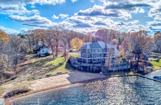 Luxury Lake House