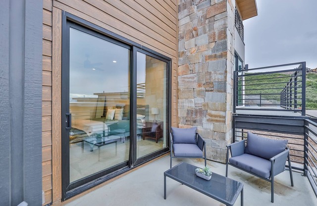 Luxury Lake View Home near Park City and Ski Resorts