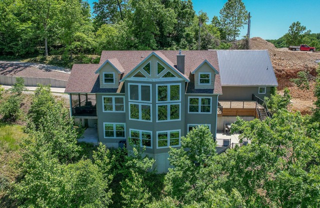 Amazing 6 Bedroom 5 Bath Lakefront House Sleeps 21