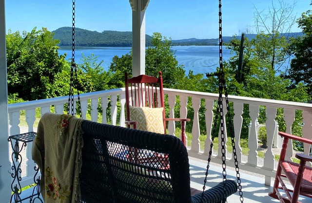 SUMMERTIME HILL: Atemberaubende 4BR! Sehen Sie See OTSEGO! Privates Dock und angehobenes Deck!