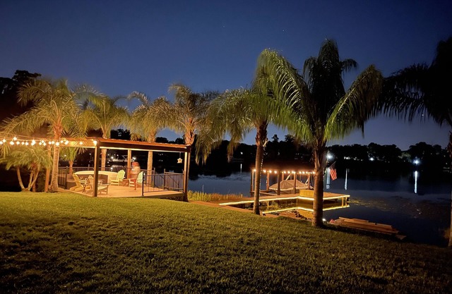 Luxus Haus am See 4 Schlafzimmer mit allen Annehmlichkeiten.