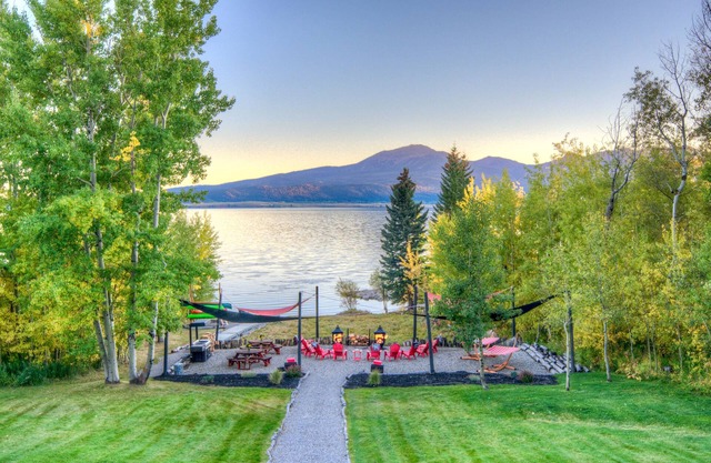 Luxus Lakefront Lodge-weniger als 15 Minuten zu Yellowstone-360-Grad-Postkartenansichten