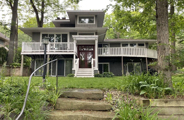 Luxury Lakefront Villa on All-Sports Lake in Irish Hills