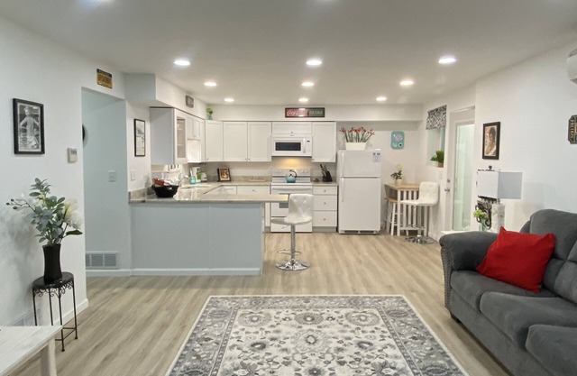 Luxury living in quiet, upscale Norfolk neighborhood