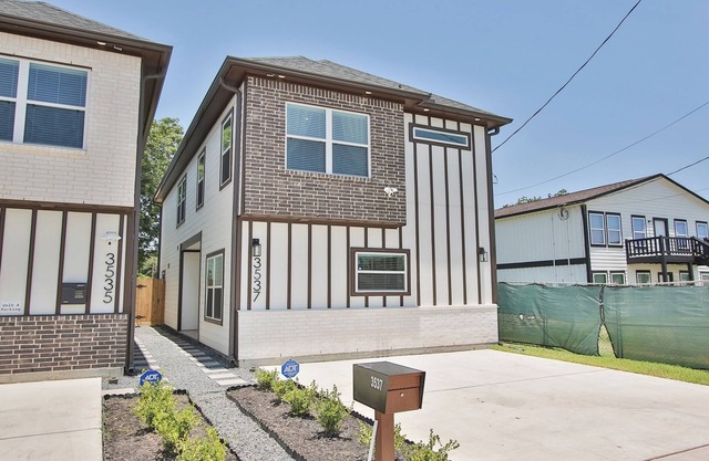 Luxury Living near Medical Center/Inner City.