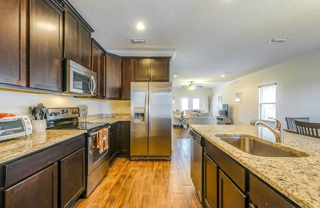 Luxury Living II - Modern Beach Townhouse