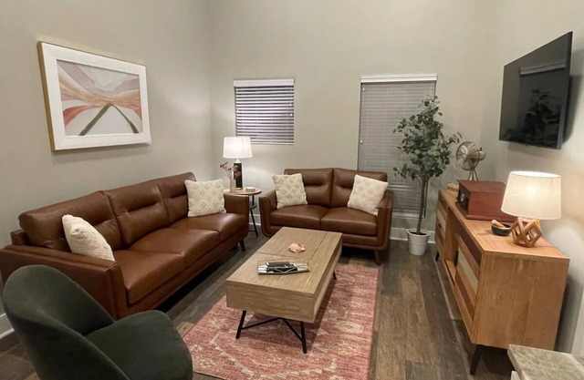 Luxury & Location! 2 bed / 2 bath / SmartHome