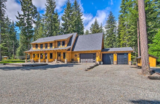 Luxury Lodge Hot Tub, Snowmobiling and ATV Access!