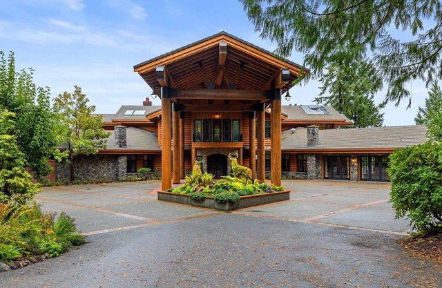 Luxury Lodge - Indoor Pool, Sauna, Sleeps 35 Ranch