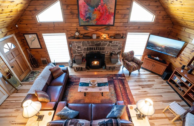 Luxury Lodge Near Raystown Lake