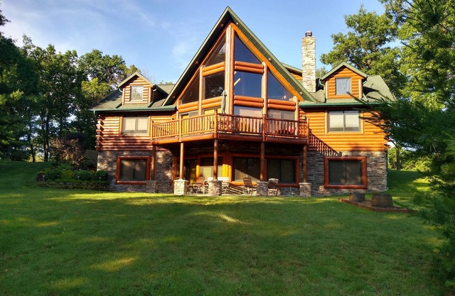 Luxus-Lodge am Castle Rock Lake. Perfekte Kulisse für Ihren Outdoor-Spaß