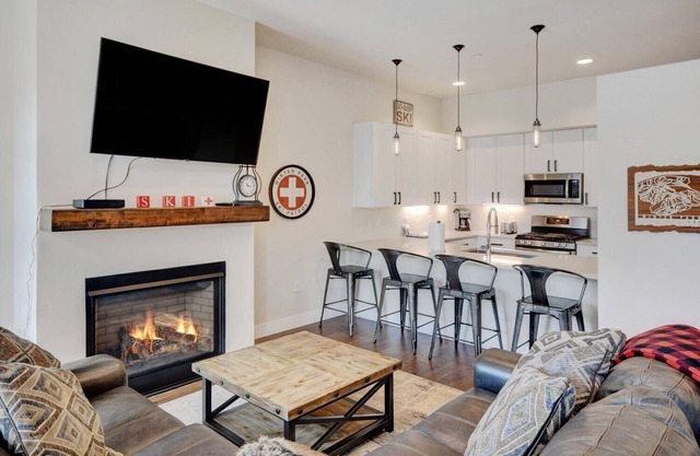 New Luxury Loft 16 I Hot Tub I Great Views I Best Price I FREE Adventures Daily
