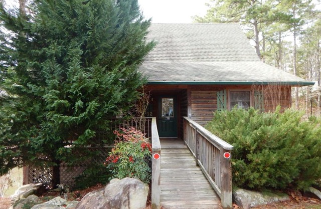 Luxury, loft, log-sided two bedroom Harbor North cottage cottage