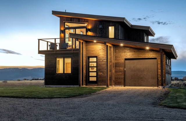 Luxury Loft Retreat with Stunning Mountain Views