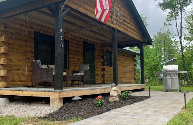 Luxury log cabin in Bartlett, perfect for family or friends in the White Mtns