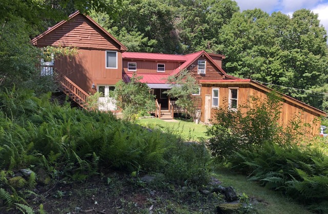Luxury log cabin with views to Mt. Monadnock