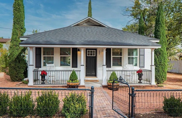 Luxury Meets Historic in This Boutique One of a Kind Clarkdale Getaway