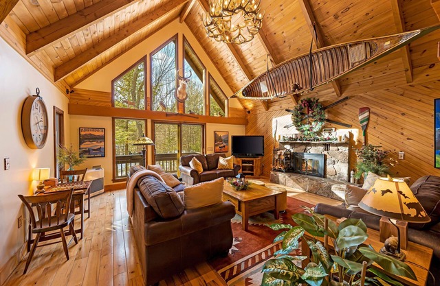 Luxury meets Rustic- Beautiful Lodge 1.9 miles from Whiteface-EV charger