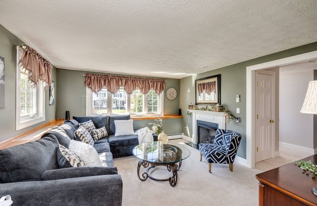 Luxury Meets Tranquility! Stunning Home Away From Home - Short or Long Term Rent