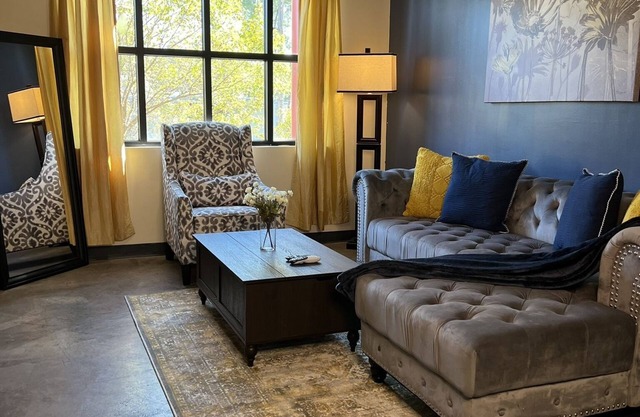 Luxury Midtown Flat near Downtown & FedEx Forum