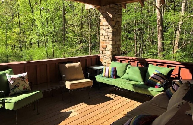 Luxury Mill Creek Cabin in Blacksburg