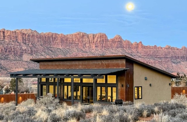 Luxury Moab Retreat—Stunning Views Private Trails