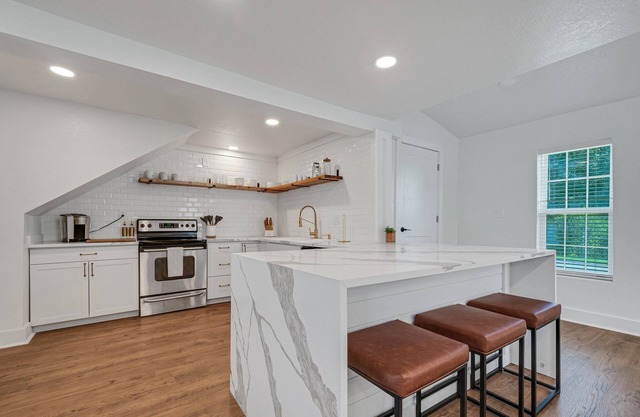Luxury Modern Home In S Lakeland