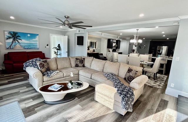 Luxury Modern Midtown Home - Tuscaloosa. Certain discounts apply!!!!