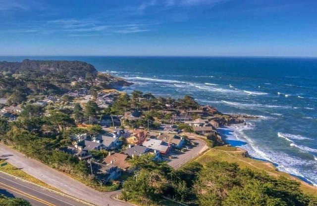 Luxus Moss Beach Retreat mit Whirlpool und Steinwurf zum Strand und Reserve