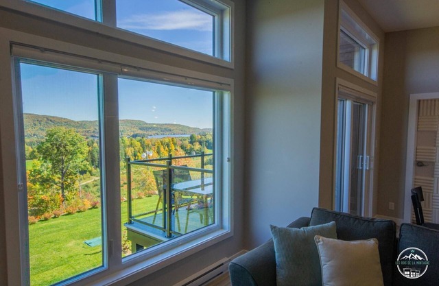 Luxury mountain condo with golf and slide views