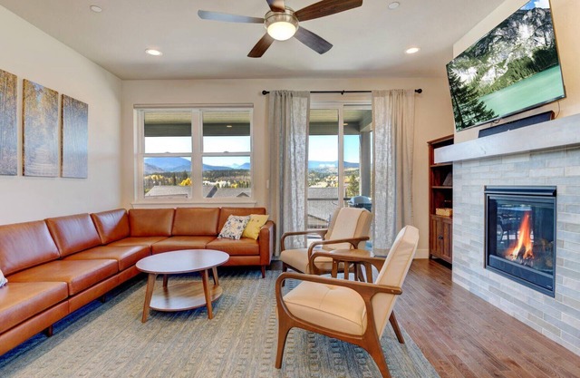 New Luxury Mountain Chalet 95 I Hot Tub I Great Views I Best Price I FREE Adventures Daily