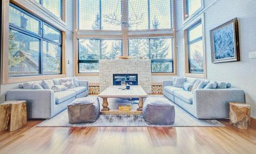 Luxury mountain chalet with 6 bedrooms