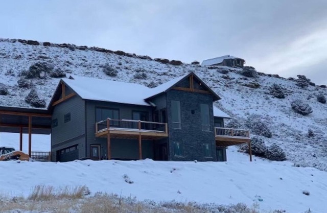 Luxury Mountain Escape with Hot Tub & Steam Room