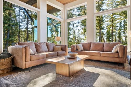Luxury Mountain Escape W Panoramic Forest Views!