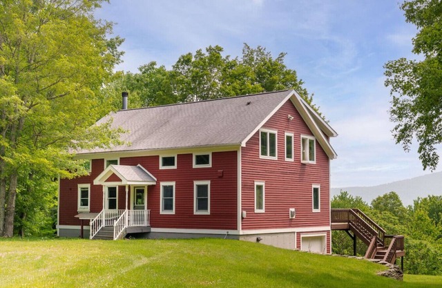 Luxury Mountain View Contemporary Farmhouse