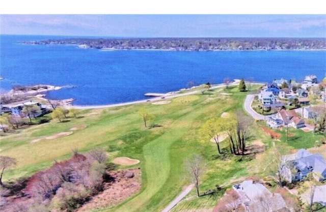 Luxury near Mystic with Beautiful views of Long Island sound.