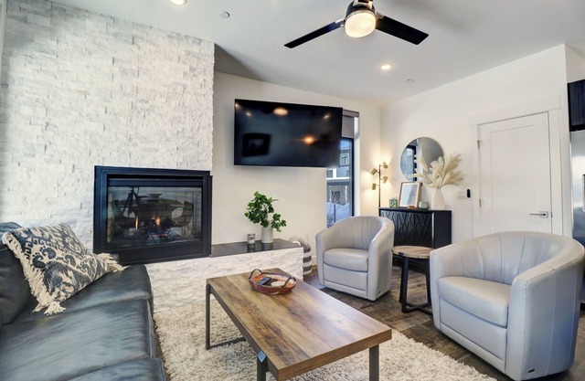 Luxury New Build River West 611