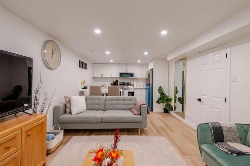 Luxury New Spacious Apartment - Country Hills, Kitchener