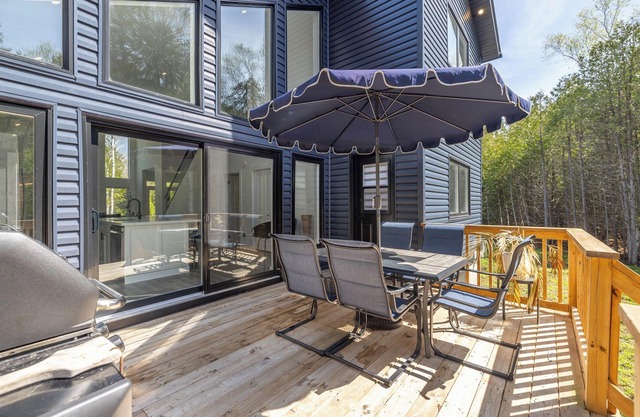 Luxury oasis in the woods, less than five minutes from the beach!