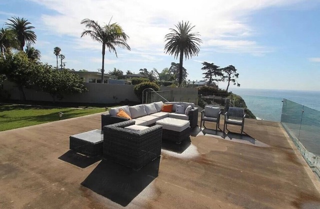 Luxury Ocean-Front Retreat in Santa Barbara