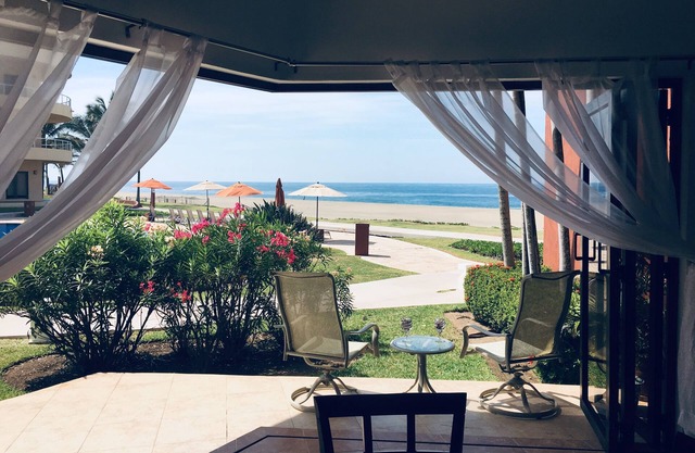 Luxury ocean, pool front condo. Ground level G12