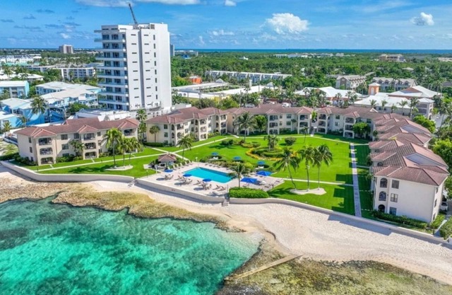 Luxury Ocean View Oasis on 7 Mile Beach