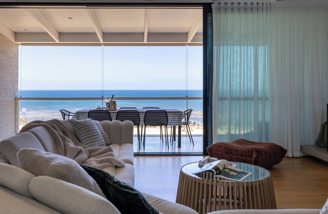 Luxe oceanfront stay with 5* reviews, only minutes from McLaren Vale